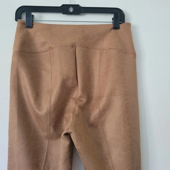 White House Black Market Faux Suede Animal print Runaway Leggins Size 12 - Picture 10 of 14